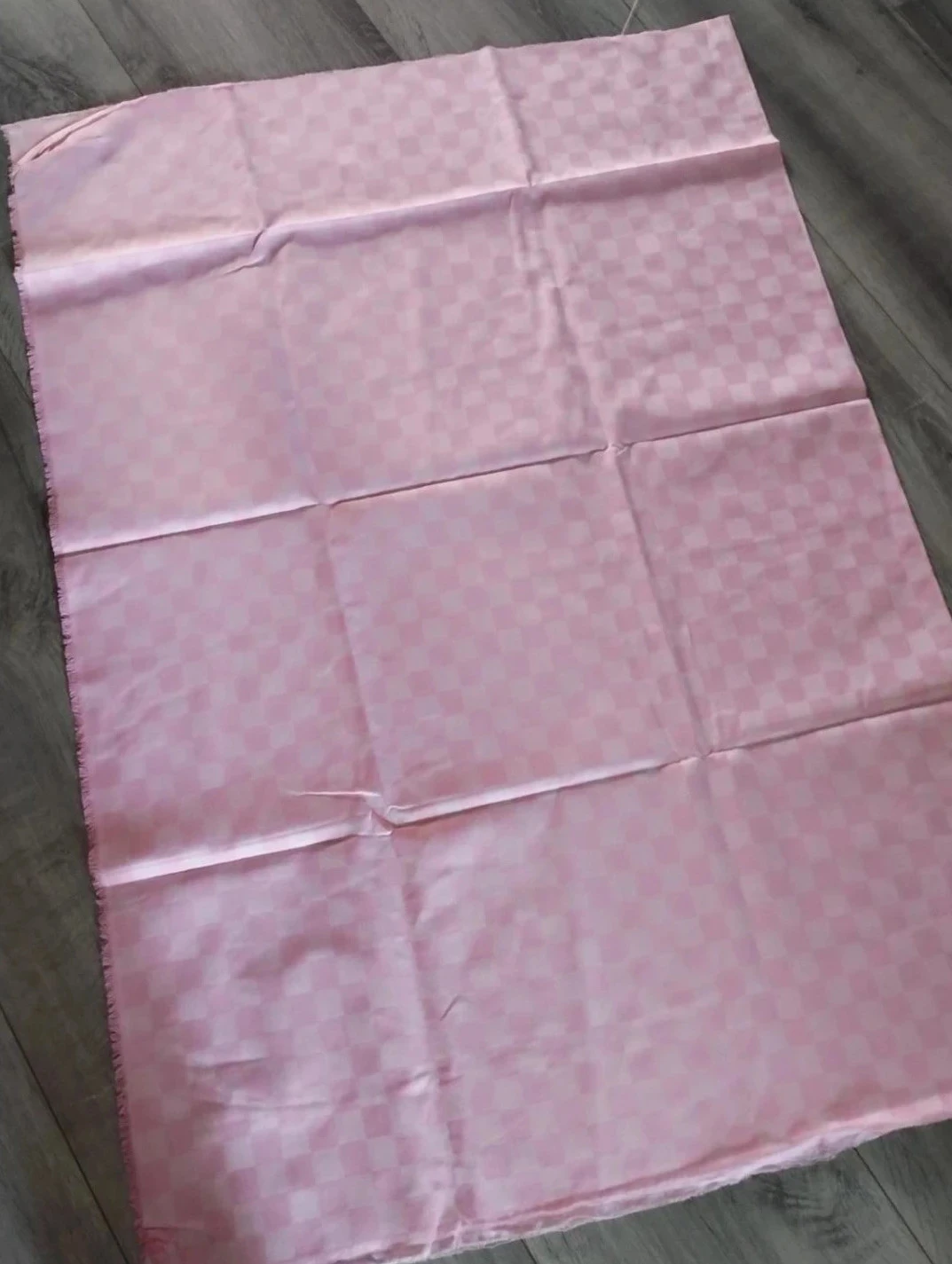 Grand morceau de tissu rose vichy